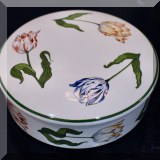 P08. Tiffany & Co. lidded trinket box. 